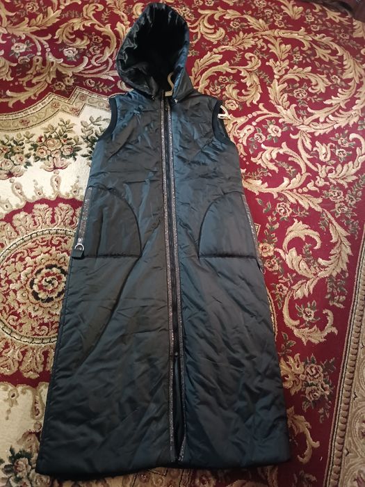 Желетка женская длинная мягкая ,легкая