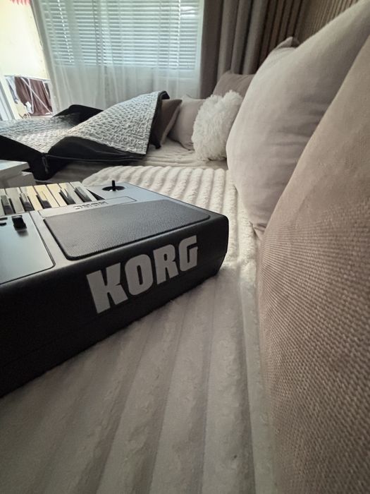 Продавам Корг Па600- Със Мек калъф