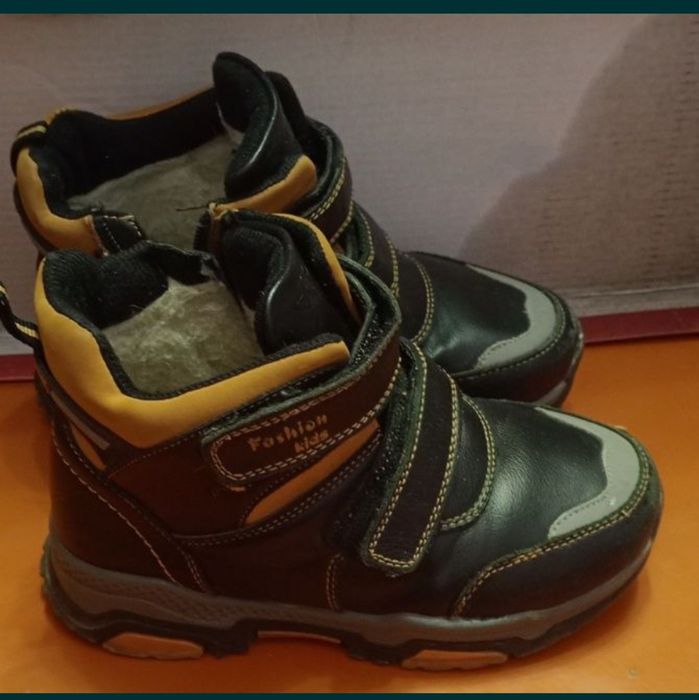 Продается зимний ботинка