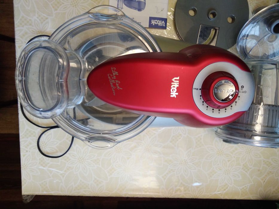 Кухонный процессор фирмы VITEK.