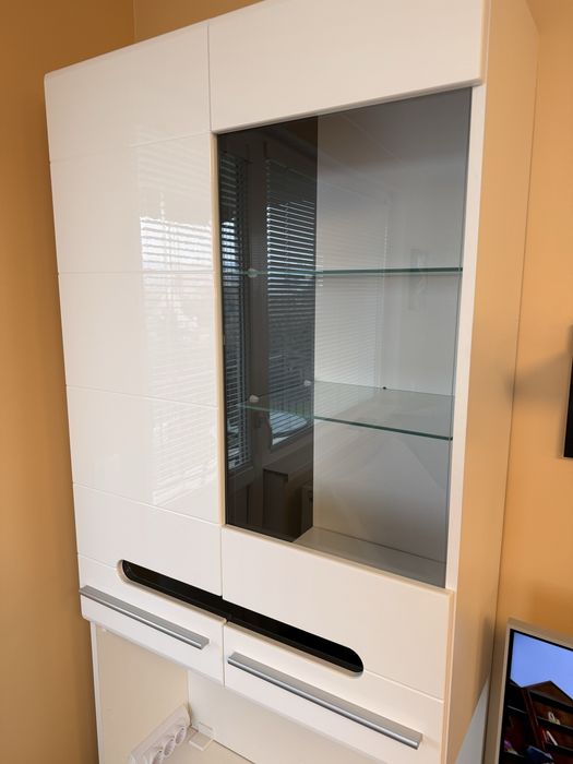 Холна секция бяла