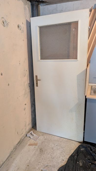 Продавам интериорна врата