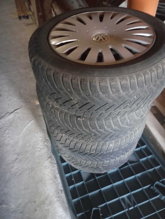 Anvelope iarna +Jante de tabla Volkswagen Passat +  capace originale