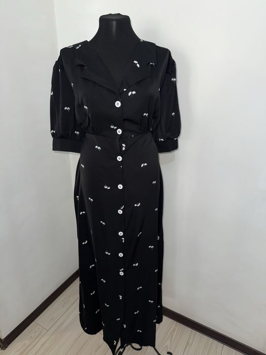 Продам одежду платья