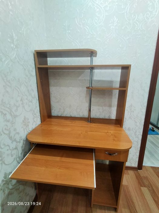 Стол компьютерный