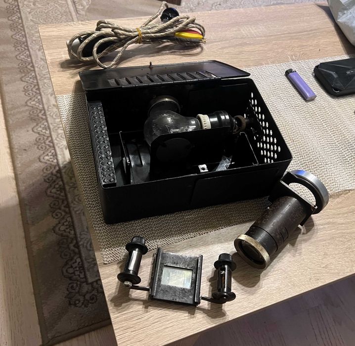 Proiector diapozitive IOR Bucuresti APFD 3 complet vintage functional