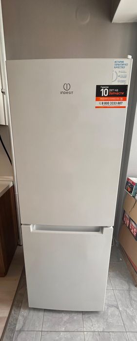 Холодильник Indesit б/у