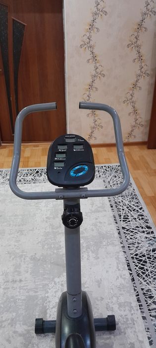 Велотренажёр Athletic В идеальном состоянии.