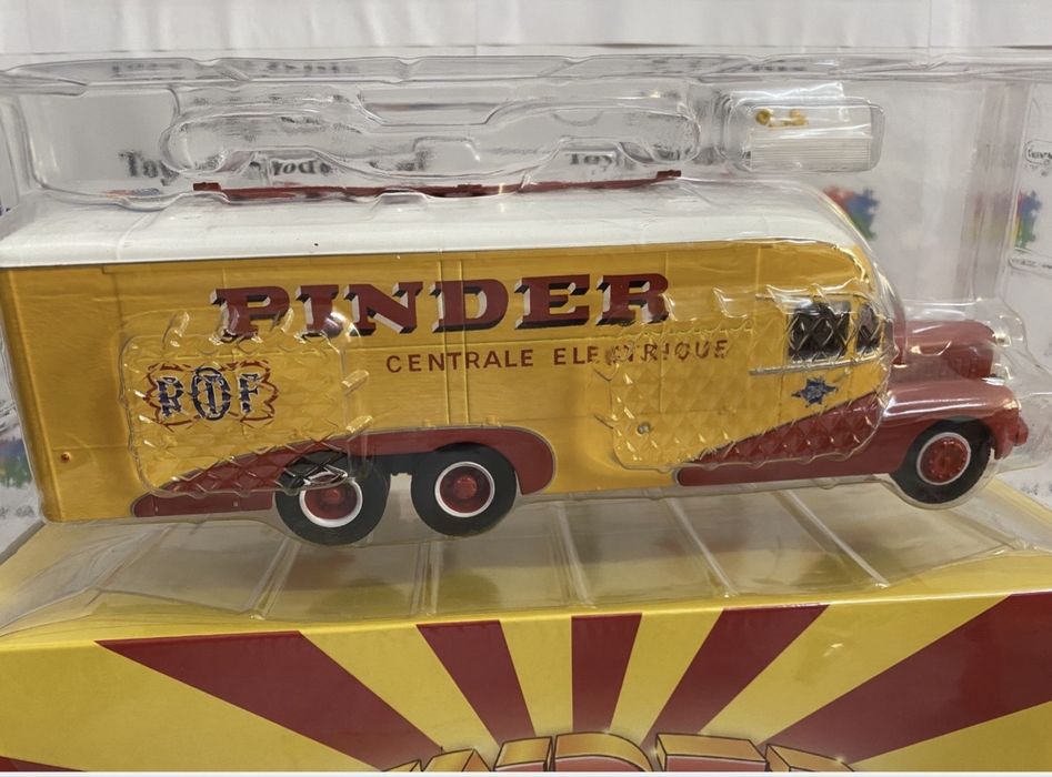 BERNARD 28 electrical truck PINDER CIRCUS 1951 macheta auto 1:43(26cm