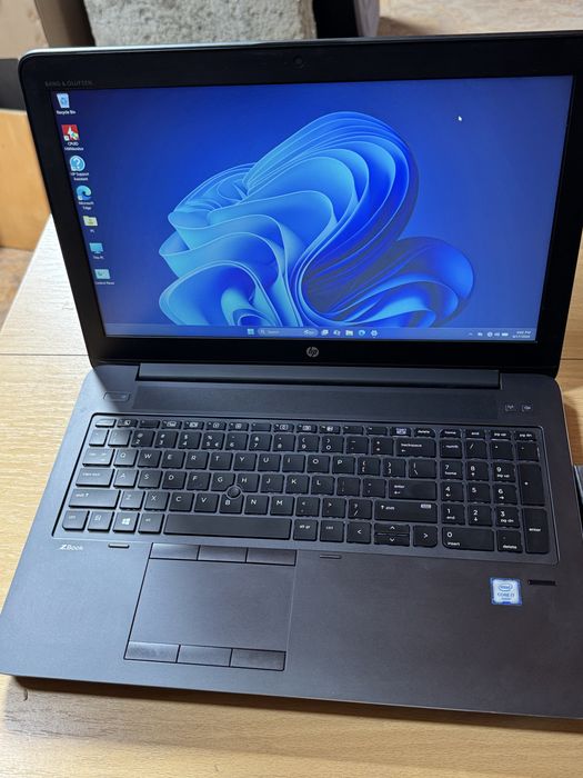 HP ZBook 15 G4 – i7 7820HQ / 32GB / SSD 256GB + 512GB / Quadro M1200 4GB