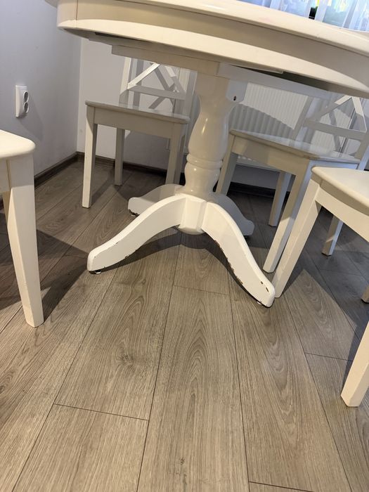 Masa extensibila si scaune