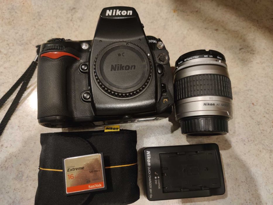 Pachet Nikon D700 si obiectiv 28-80mm