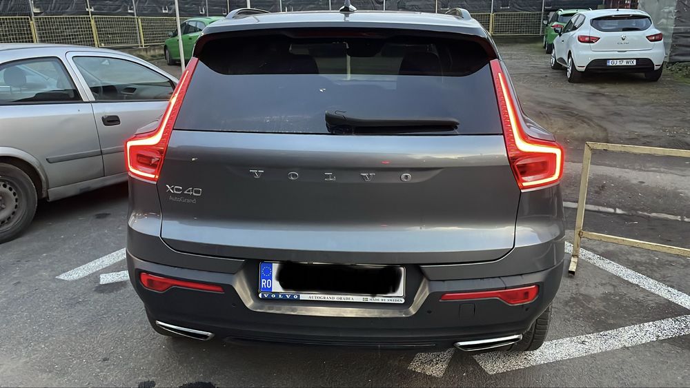 Volvo XC40 D4 190cp AWD