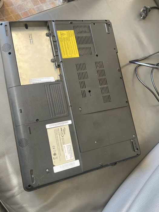 Laptop fujitsu siemens Amilo pi2540.