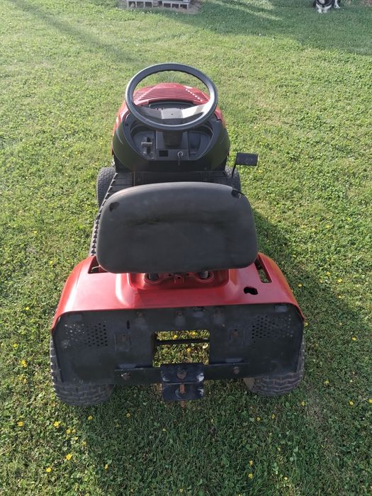 Tractor pentru tuns gazon. CASTENGARDEN
