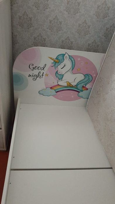 Кровать с матрасом