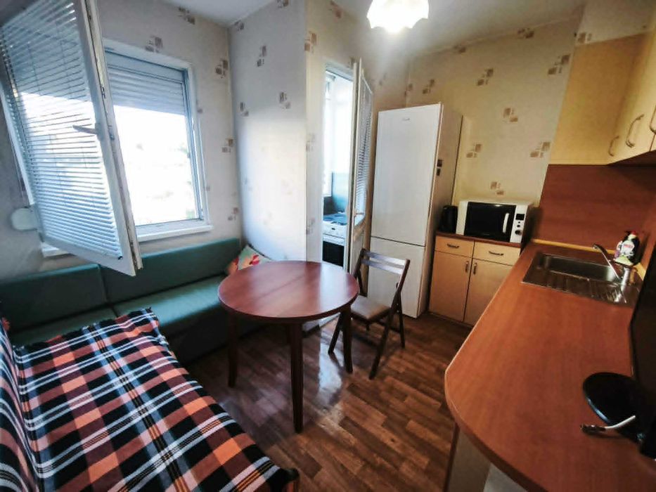 Продавам двустаен апартамент 65 кв. м. кв. Казански