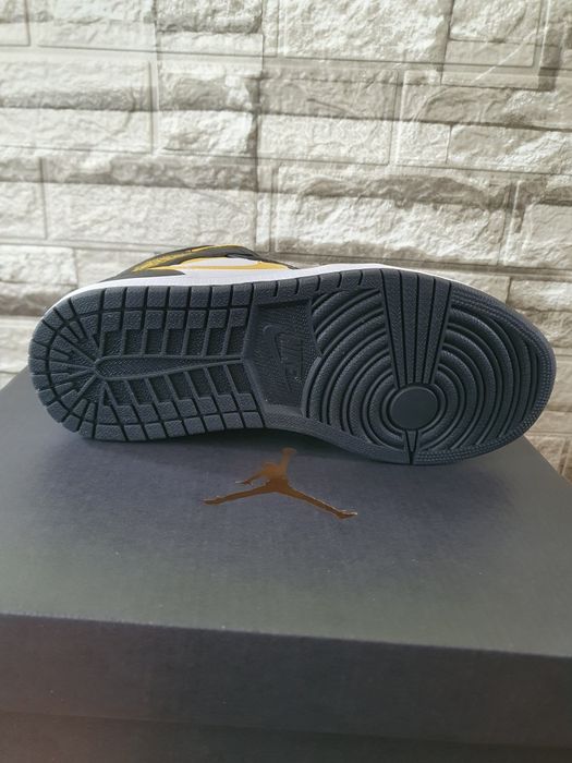 Nike Air Jordan 1 MID Pollen