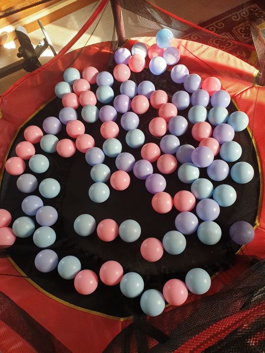 Продам ходунок-каталку,шарики,конве