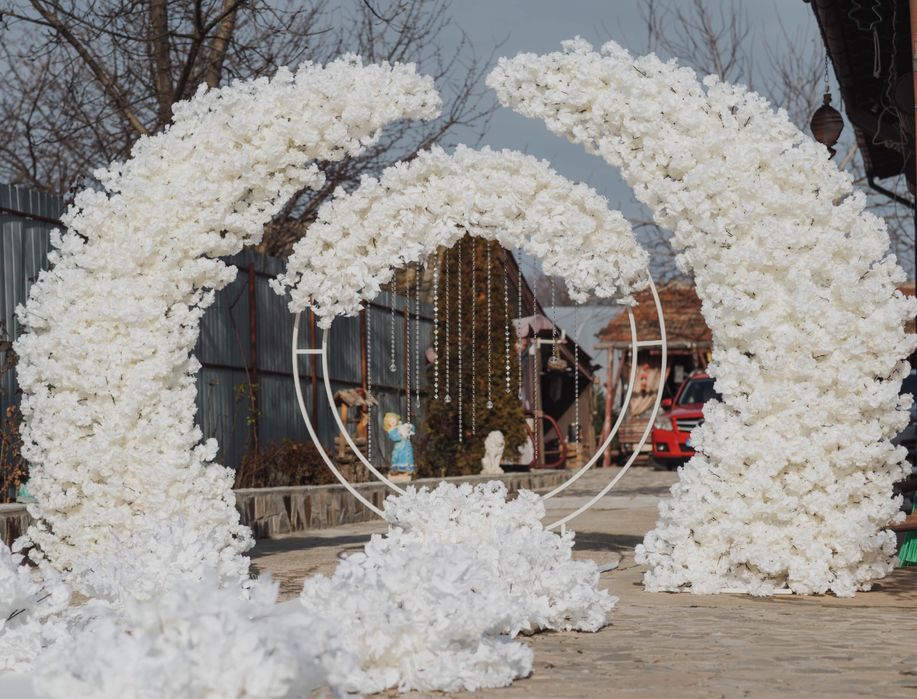 Aranjamente florare/ panou foto/ masuta/stalpisori