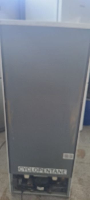 Frigider second hand