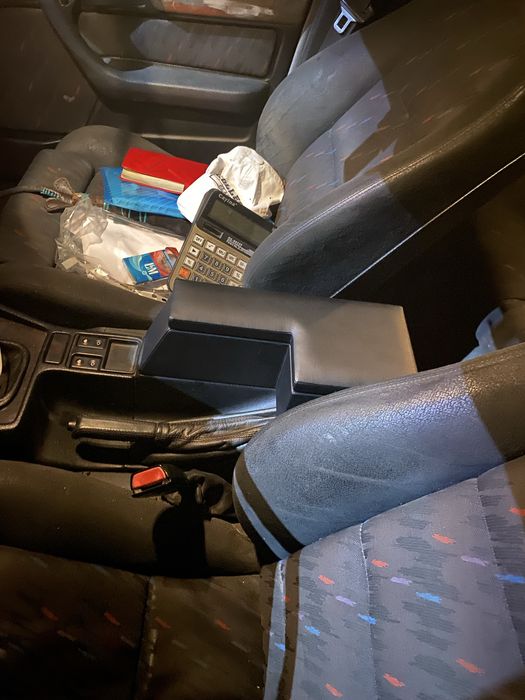 Подлокотник на бмв Е34