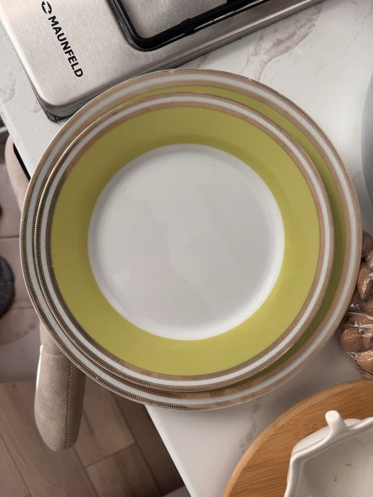 Продам столовый сервиз ОАЭ