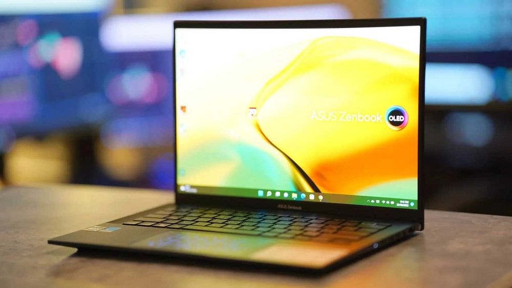 SIGILAT Ultra Asus ZenBook Core i9 13900H 16GB OLED 2,8K 1T Garantie