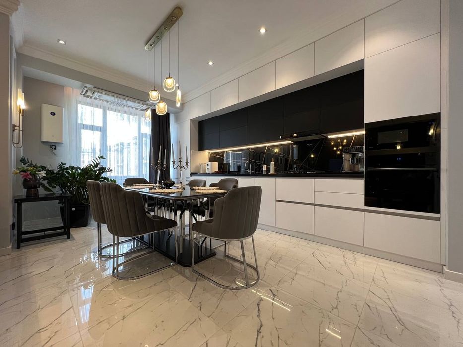 Срочно сдаётся 3х ком квартира в центре