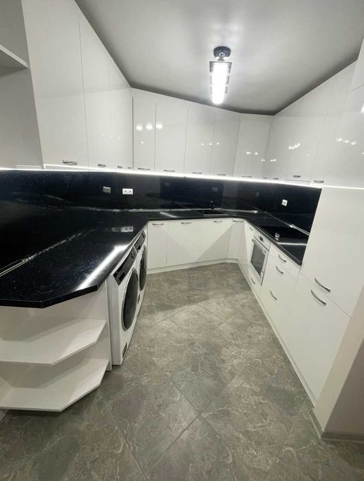 Дава се под наем Двустаен апартамент в София, Студентски град - 70 кв.м за 663 € - Снимка #2