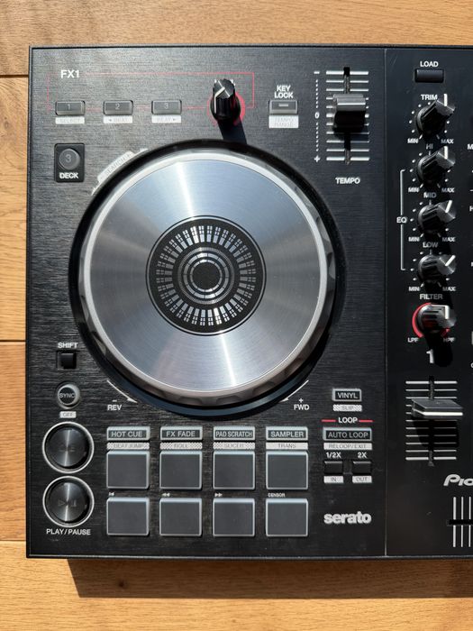 Pioneer DJ ddj-SB3 - ДиДжей пулт робтещ със Serato и други