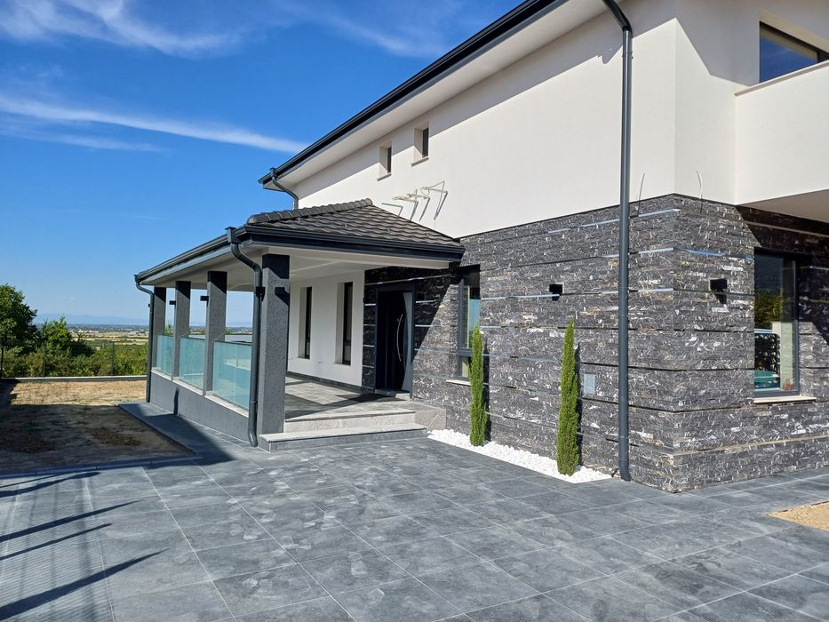 Продава се Къща в с. Брестник, Област Пловдив - 280 кв.м за 1018 €/кв.м - Снимка #2