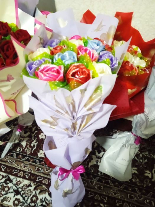 Eskustinniy  gul  materialdan yasalgan gullar