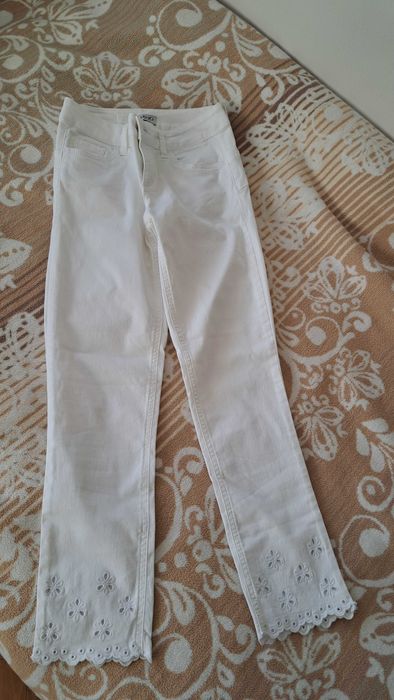 Бели Дънки Liu Jo до глезена с красива бродерия