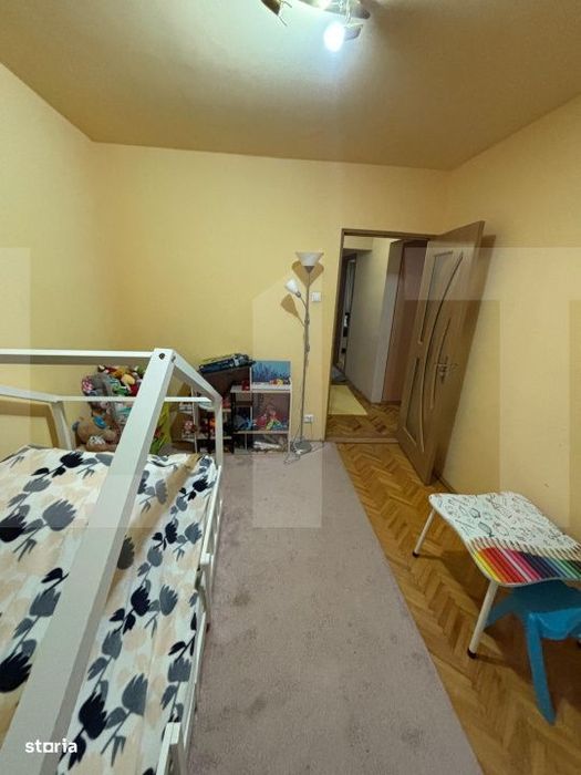 Apartament 3 camere, zona 300