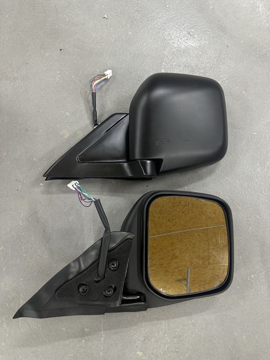 Зеркало  Монтеро Спорт