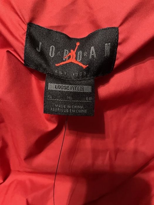 Geaca jordan XL negru-roșu