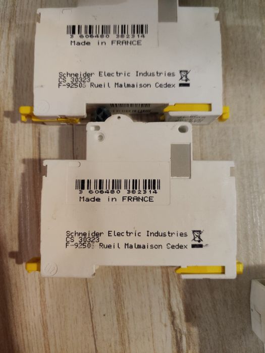 Siguranțe/disjunctoare Schneider Electric + modul supratensiune