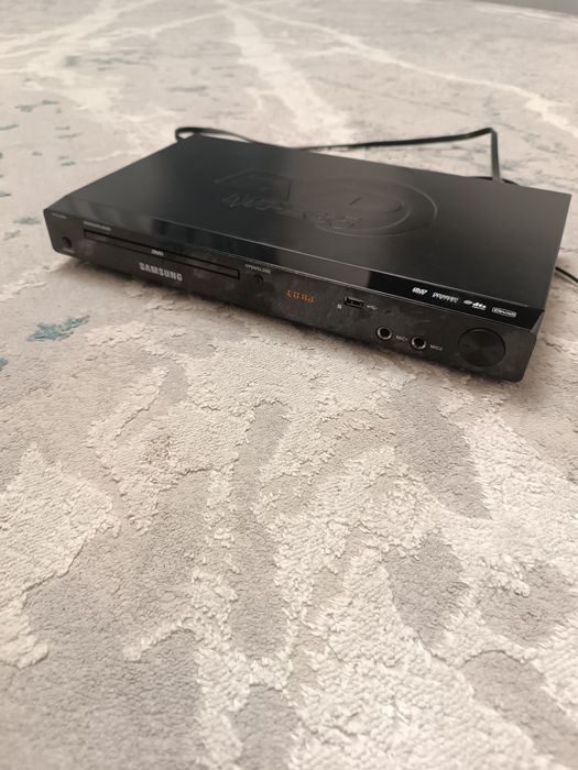 Продам DVD Samsung (караоке)