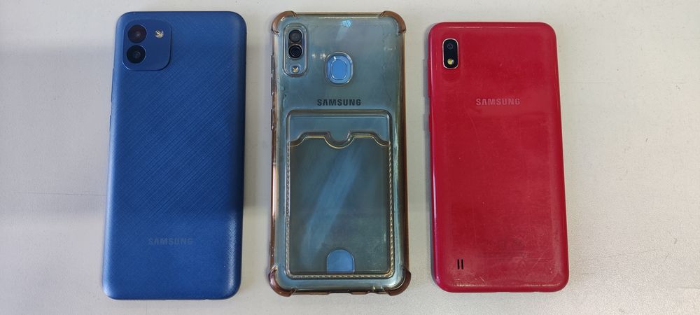 Продам телефоны по 13 тысяч.