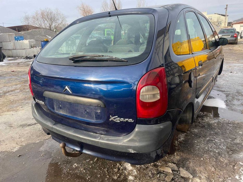 dezmembrez citroen xsara picasso 2.0hdi/bara fata citroen xsara/far