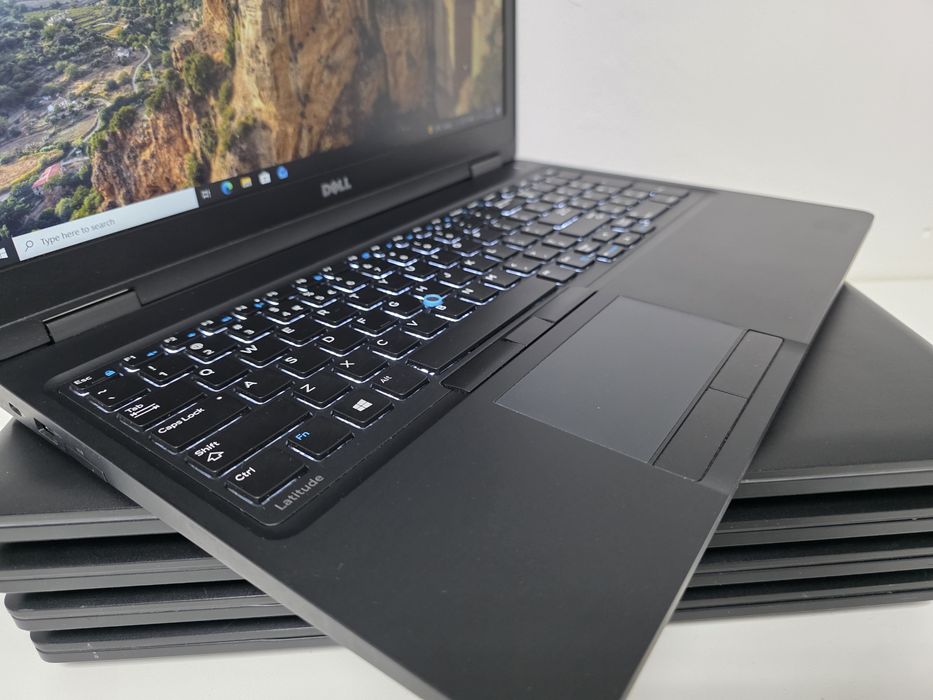 SUPEROFERTA! Laptop Dell Latitude PRO i7-7600U 15.6 FullHD iuluminare taste. GARANTIE 1 an