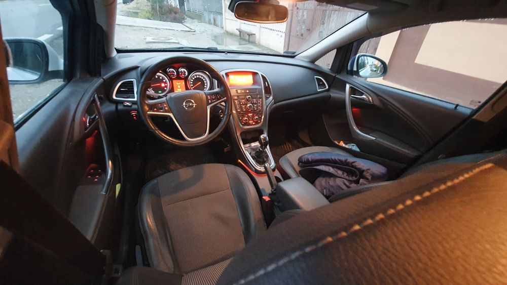 Opel Astra j 1.6 gpl