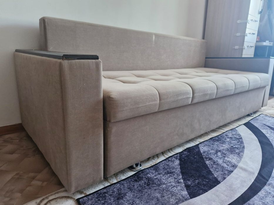 Срочно продам диван