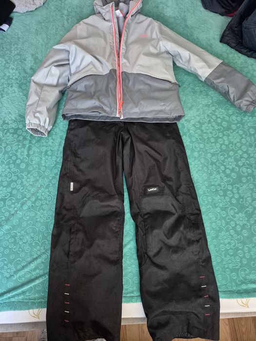 Vând costume ski wedze 8 si 12 ani