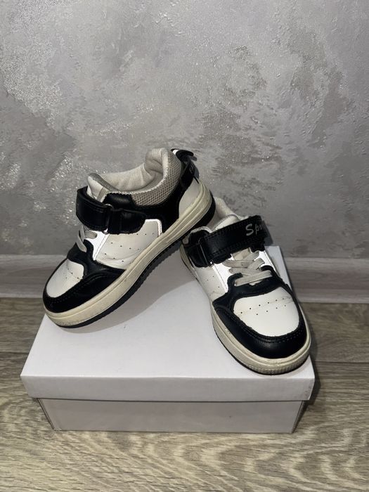 Летние кроссовки