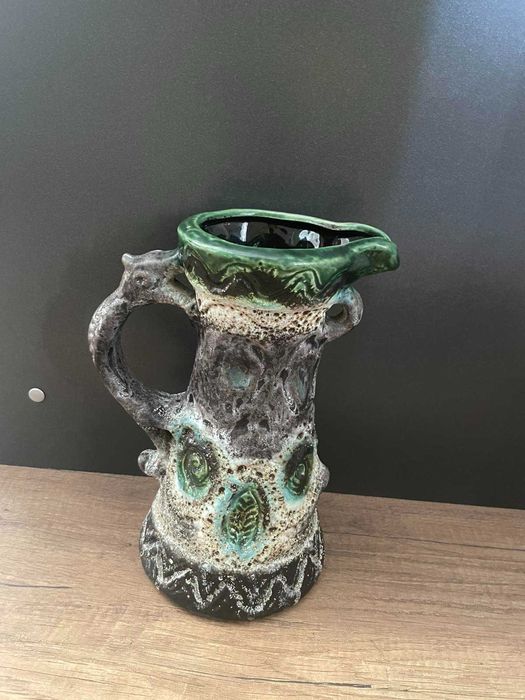 Винтидж ваза 23 на 10 сантиметра ръчно изработена