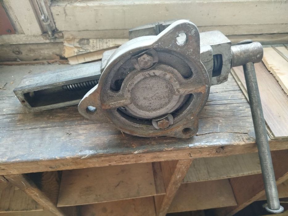 Тиски советские