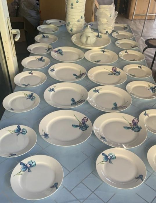 Столовый сервиз 51 предмет