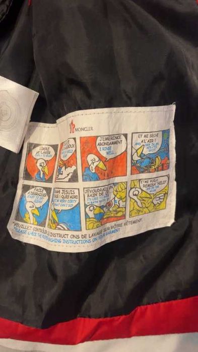 Moncler греика червена